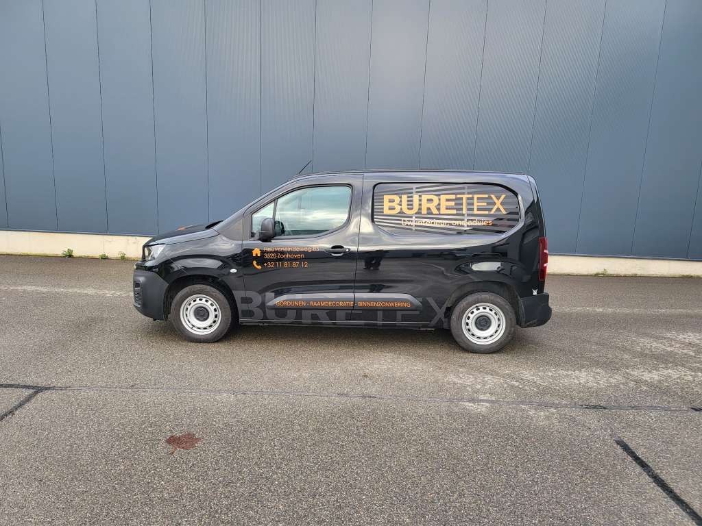 Belettering voertuig insignity car store5