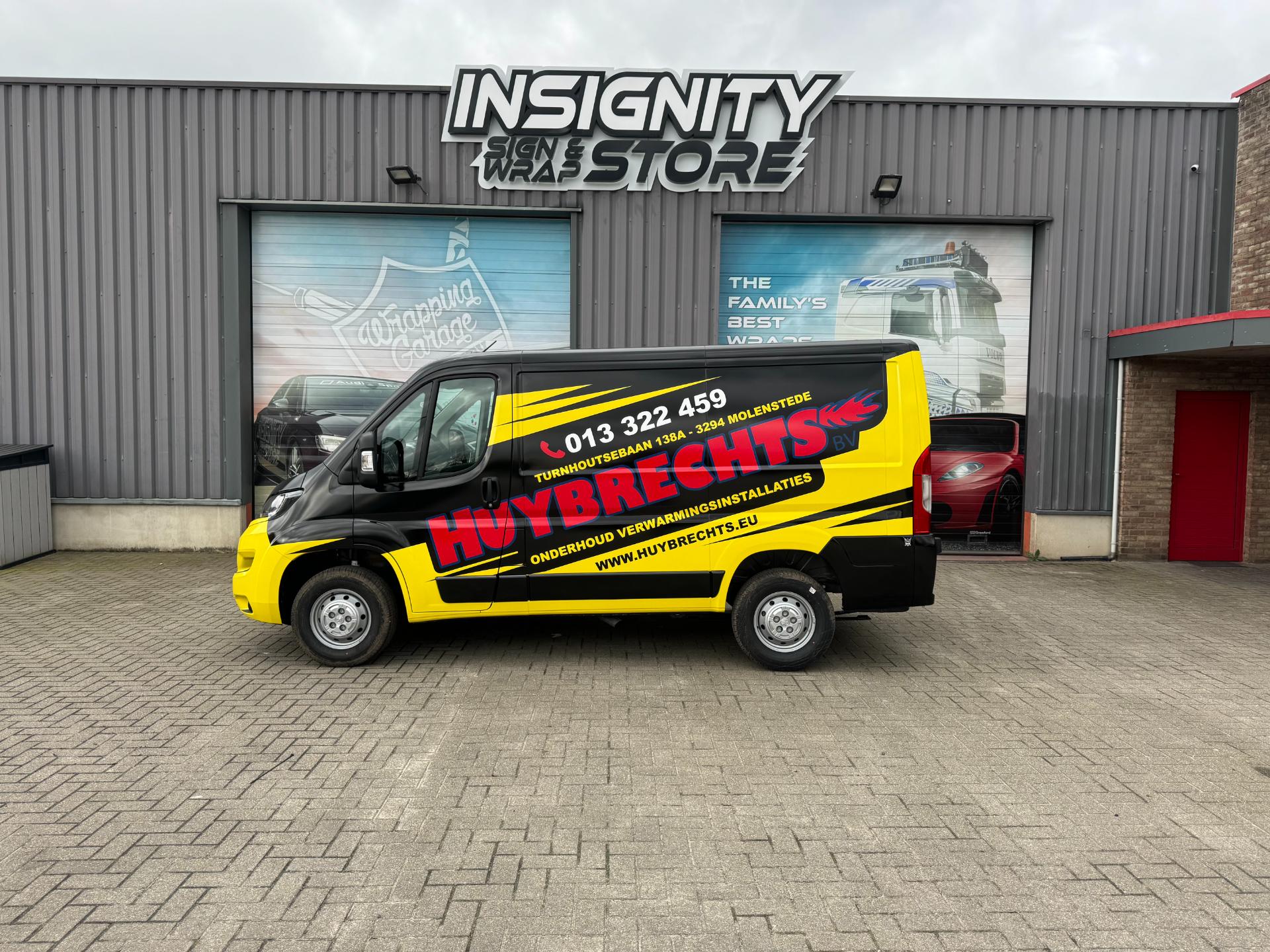 Insignity wagen naadloos wrappen specialisten